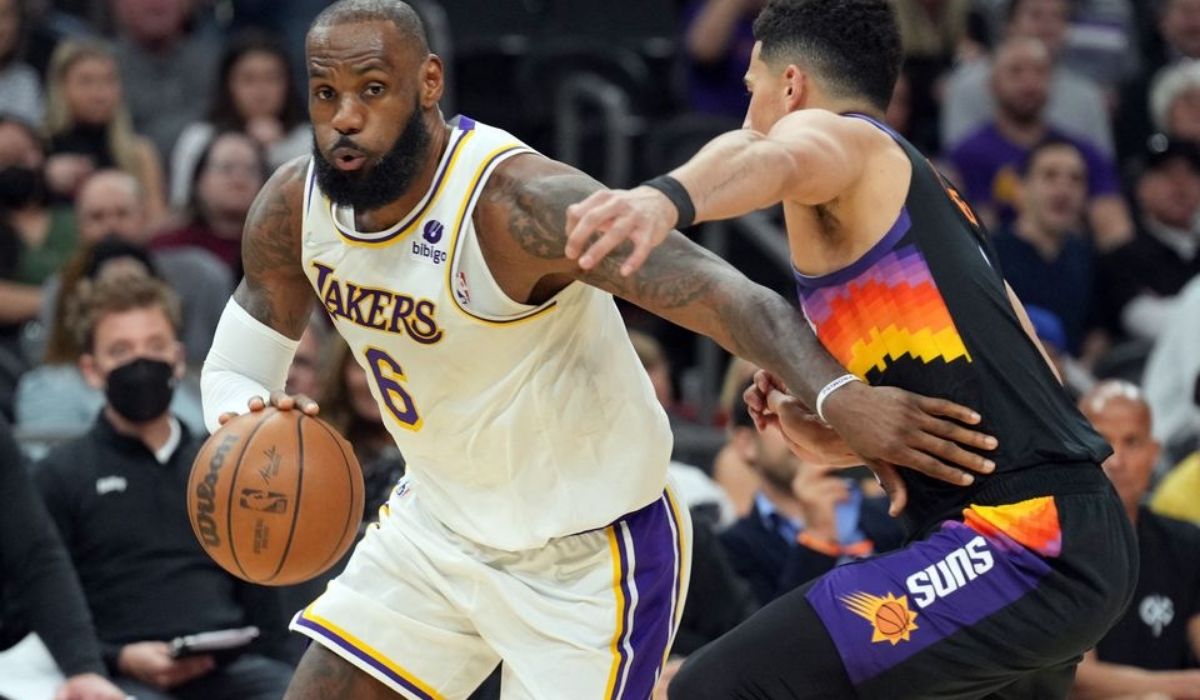 LeBron James records 10,000th career assist